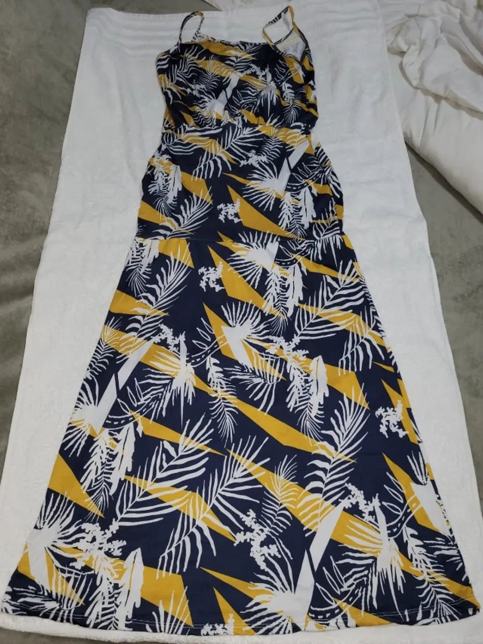 Vestido Longo Estampado Tropical Azul e Mostarda - Foto 4