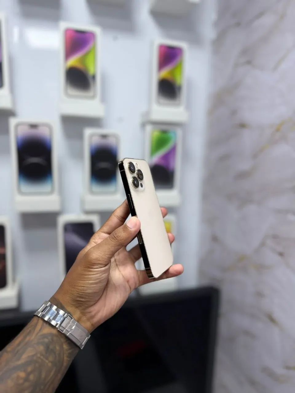 iPhone 13 PRO - 128GB DOURADO<br>?2.799 - Foto 2