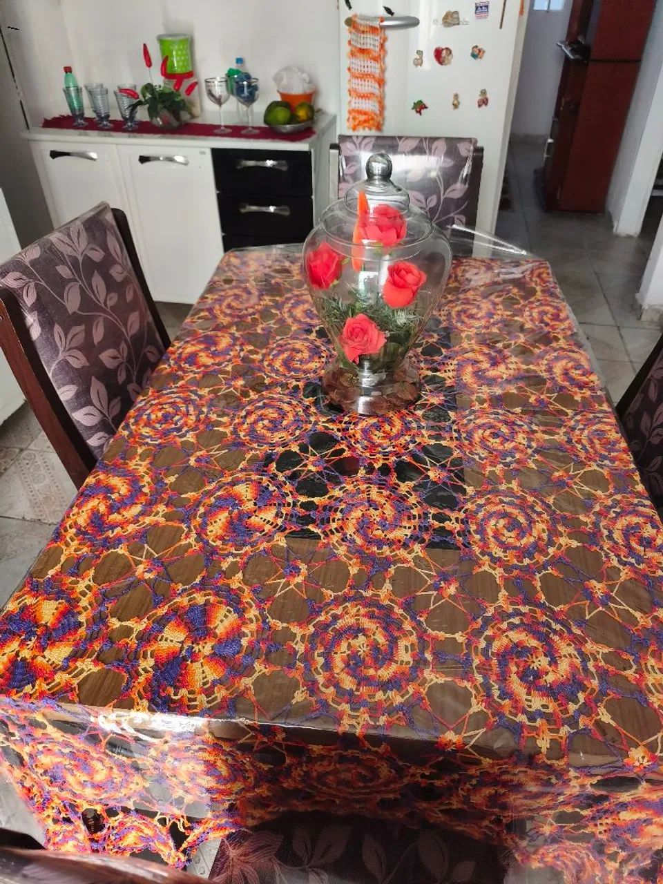 Vendo uma mesa de 4 cadeira 