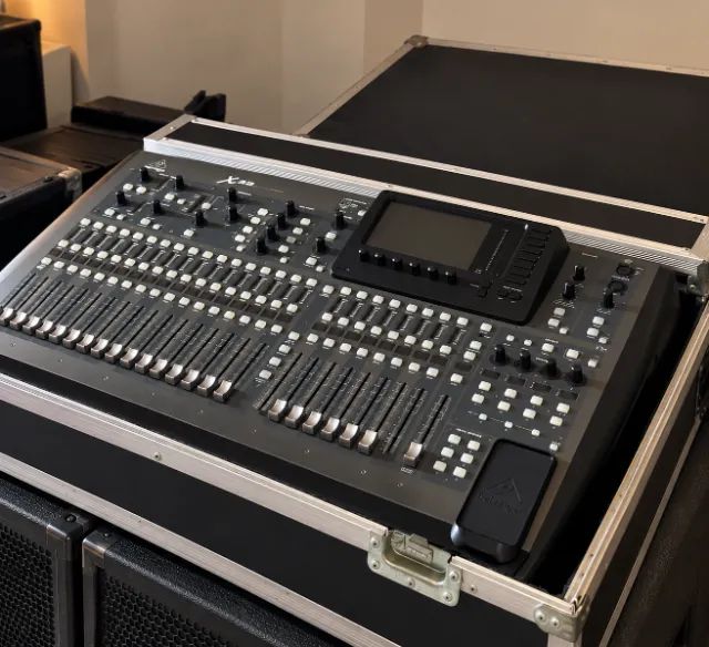 Mesa digital X32