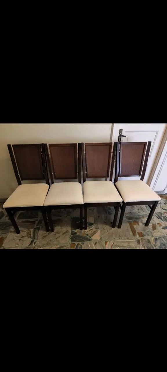 MESA DE 1,80 COMP X 90CM/ALT COM 4 CADEIRAS EM MADEIRA  - Foto 4