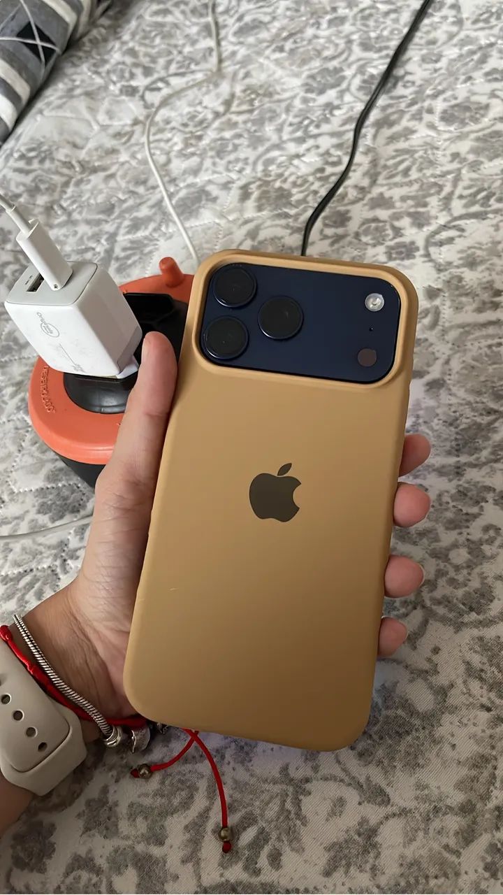 Vende-se iphone 17 pro Max , 256GB garantia Apple . Aceito proposta . - Foto 2