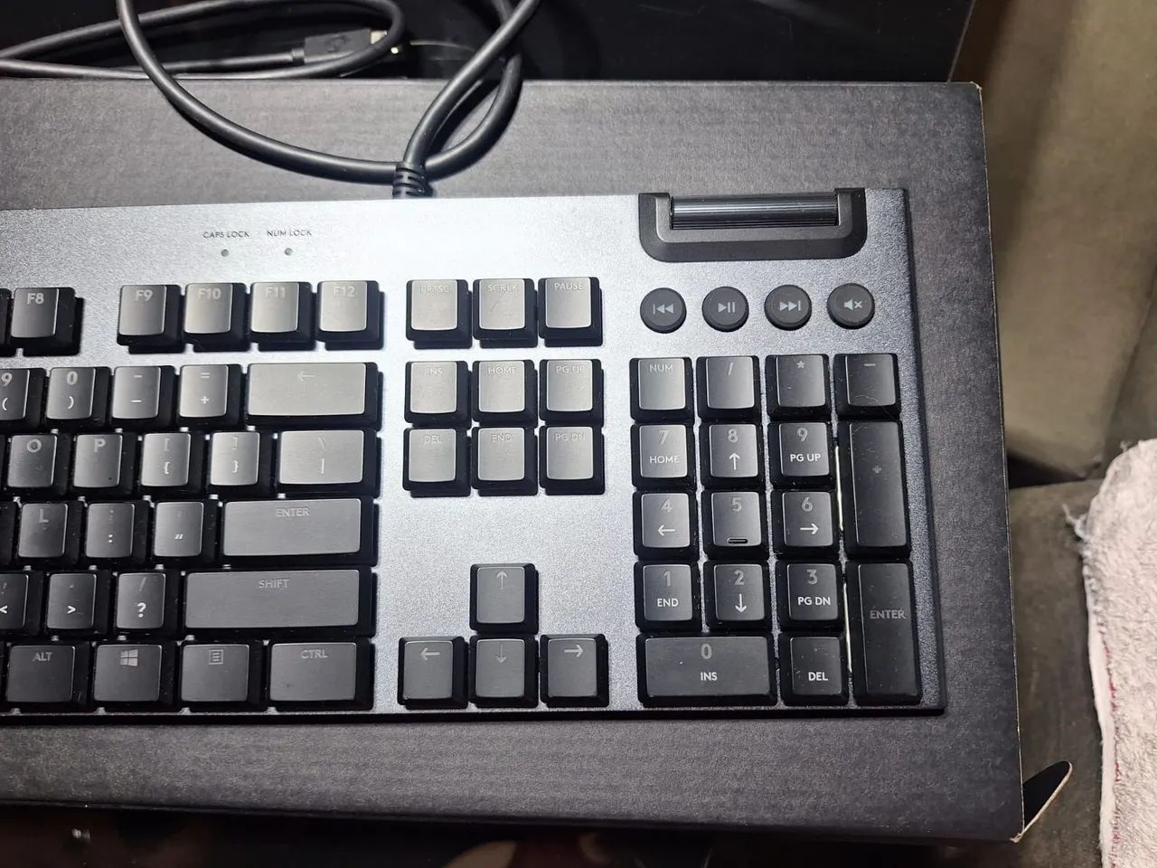 Teclado gamer logitech g815 rgb lightsync - Foto 3