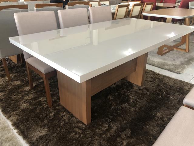 Mesa Nova Deli resistente na pintura laka e madeira
