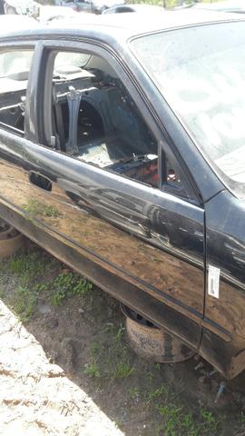 Porta dianteira direita toyota corolla xei 2000