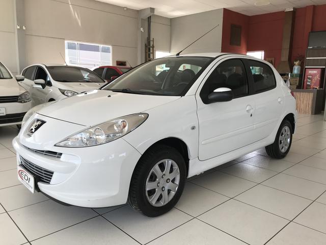 Peugeot 207 XR 1.4 Flex 2013