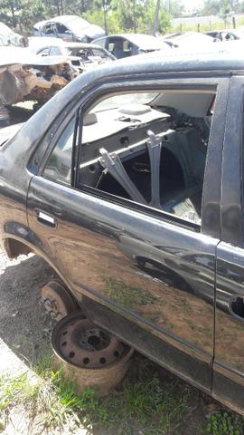 Porta traseira direita toyota corolla xei 2000