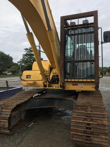 Escavadeira KOMATSU PC 200