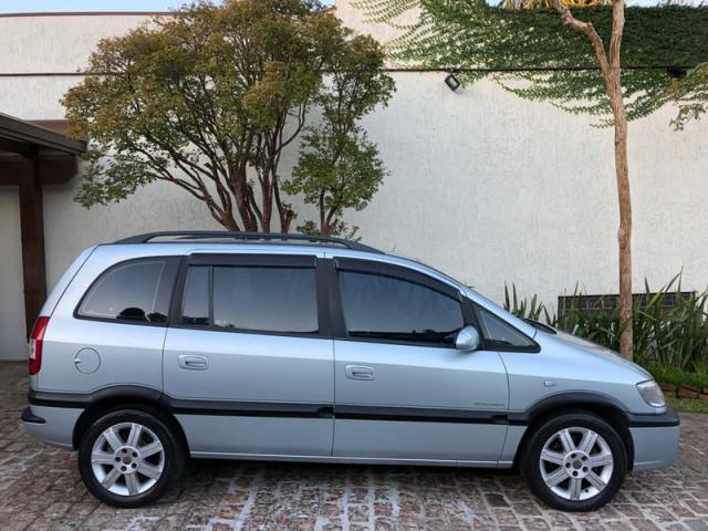 CHEVROLET ZAFIRA ELEGANCE