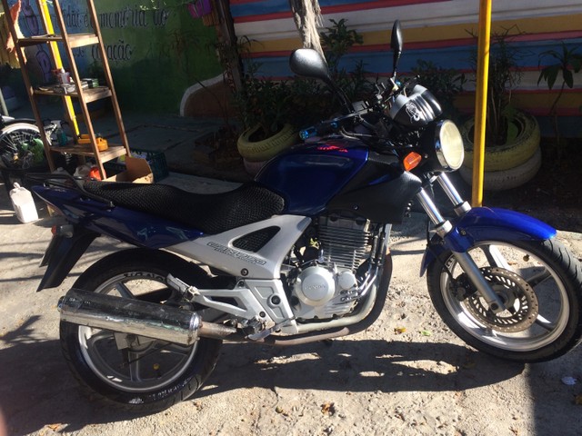 CBX TWISTER 2002