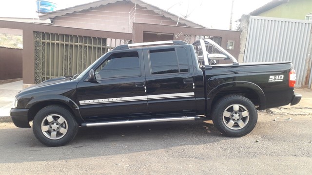 S10 EXECUTIVE COMPLETA TODA LACRADA