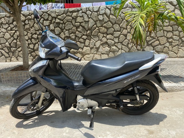 MOTO BIZ 125 CONSERVADA