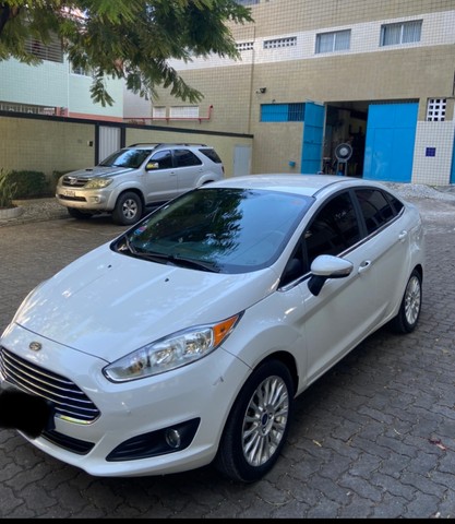 FIESTA TITANIUM SEDAN 1.6 2015 AUT