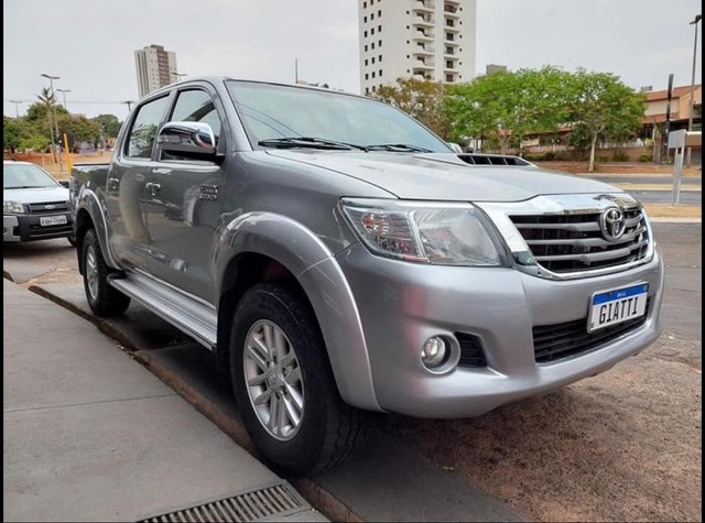 TOYOTA HILLUX 2015