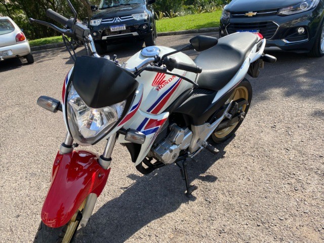 MOTO HONDA CB 300 2012