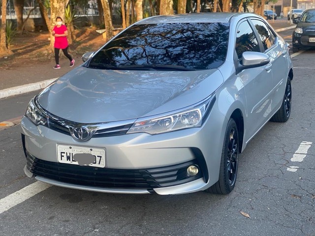 COROLLA GLI AUTOMÁTICO COMPLETO