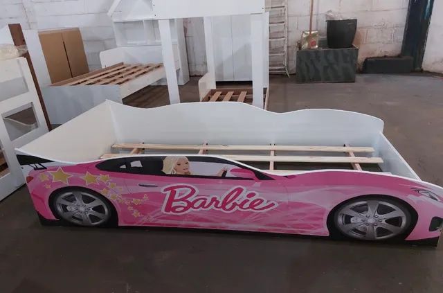 Mini cama carro do Barbie mais colchão