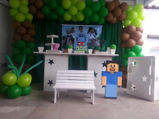 Bolo do Minecraft: + 40 fotos e dicas para festa infantil  Decorações de  festa minecraft, Festa de aniversário minecraft, Festa minecraft simples