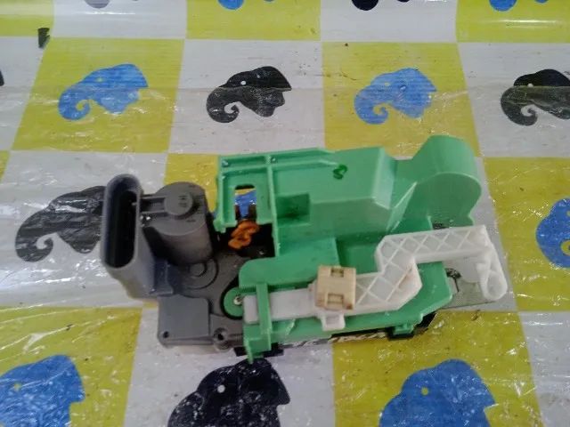 Fechadura Porta Traseira Esquerda Idea 2012 