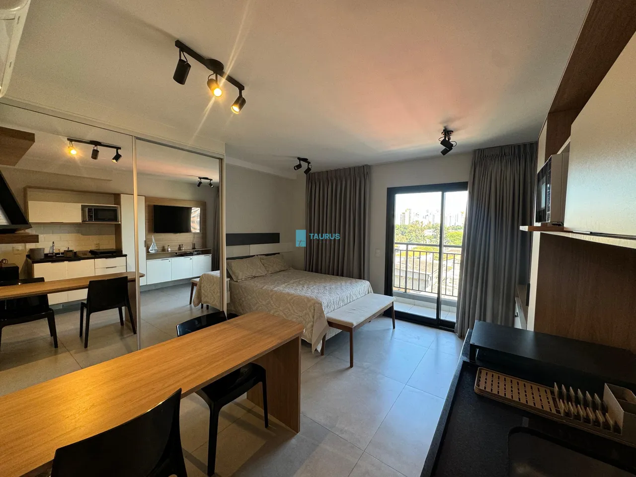 Studio para locação, 1 dormitório, mobiliado, 32m², Moema.