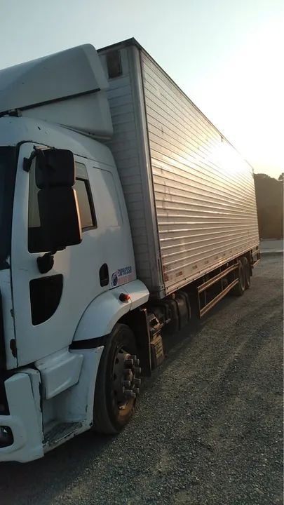 cargo  2429 bau 85 cubico  - Foto 9