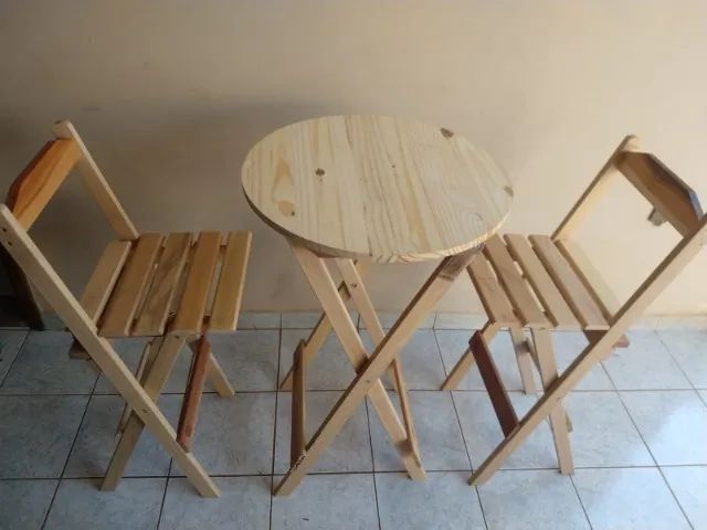 Jogo Mesa Bistro Alta Em Madeira  Com 2 Banquetas  - Foto 2