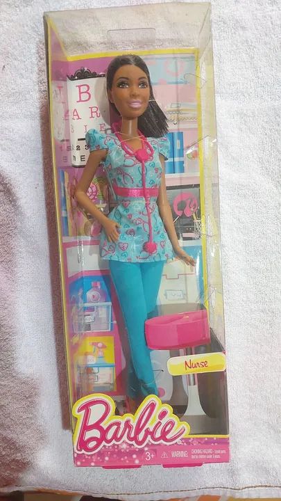 Boneca Barbie médica