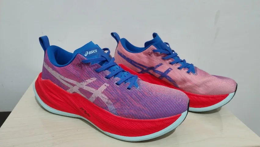 Tênis de corrida Asics Superblast 41.5
