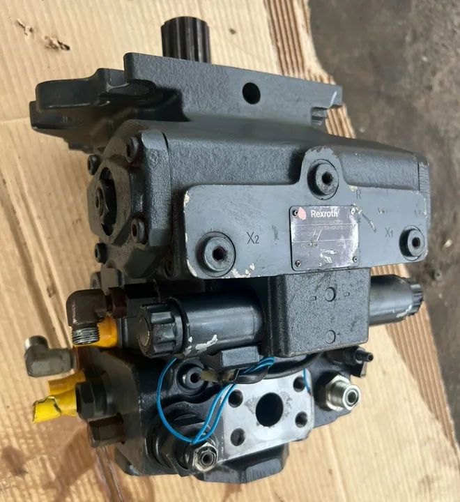 Bomba HST Komatsu wa200/5 - Foto 4