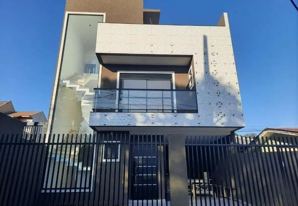Sobrado Padrão para Venda em Uberaba Curitiba-PR
