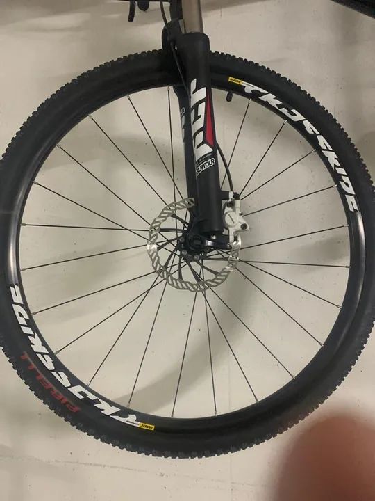 Bicicleta mountauin bike aro 29 quadro de carbono Thrust - Foto 2