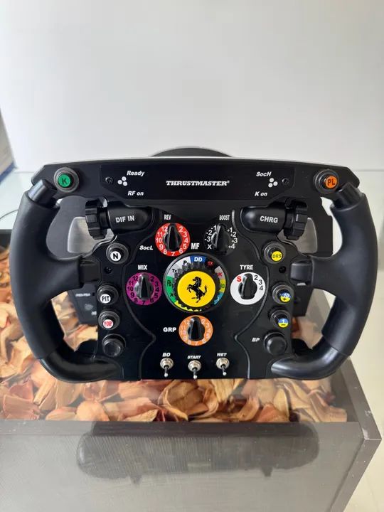 Volante Thrustmaster T300RS GT Edition para PC, PS5 e PS4 + Aro Add-on Ferrari F1 Wheel. - Foto 5