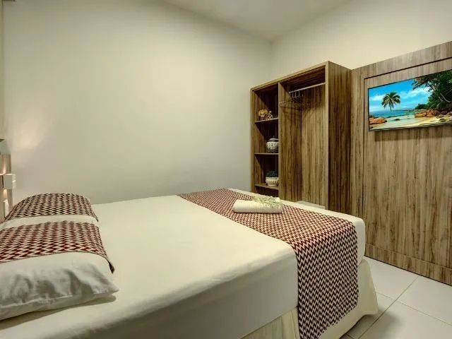 ALUGO POR TEMPORADA - Mansão Vista Mar-35 Pessoas-8 Suítes AR/TV/BOX/Água Quente-Próxima B - Foto 12