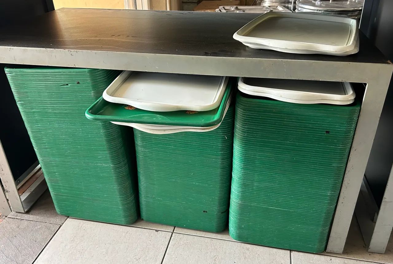 Bandejas Plásticas Para Restaurante-Padaria e Outros  - Foto 6