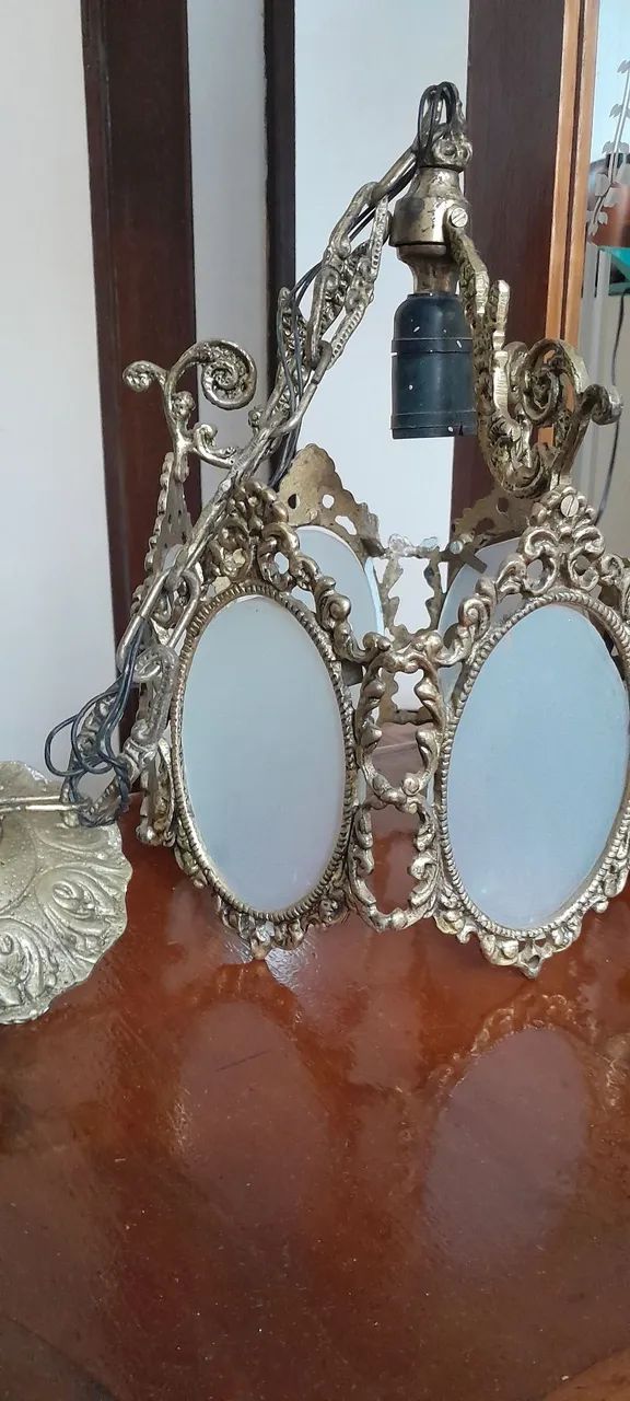 LINDO E ANTIGO LUSTRE EM BRONZE  - Foto 2