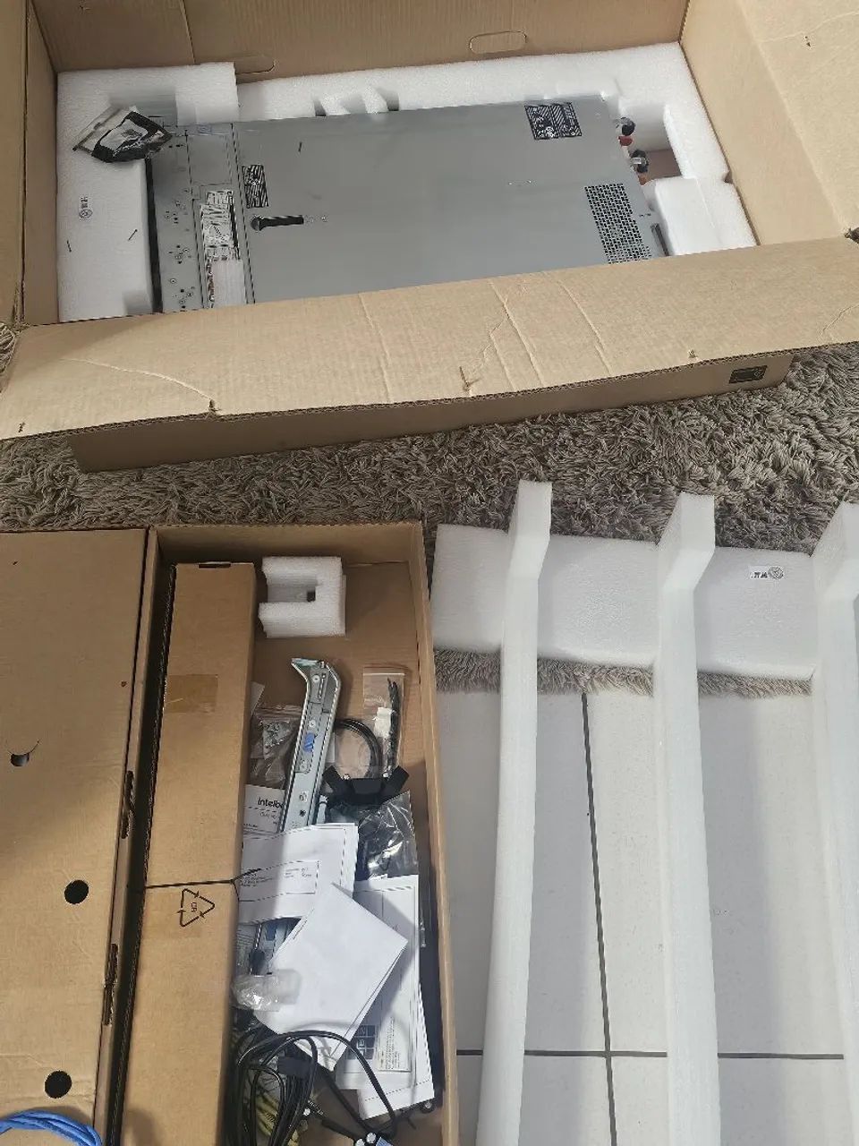 Servidor Dell PowerEdge R330 - Xeon E3, 32GB RAM, 4 SSDs - Pronto para uso