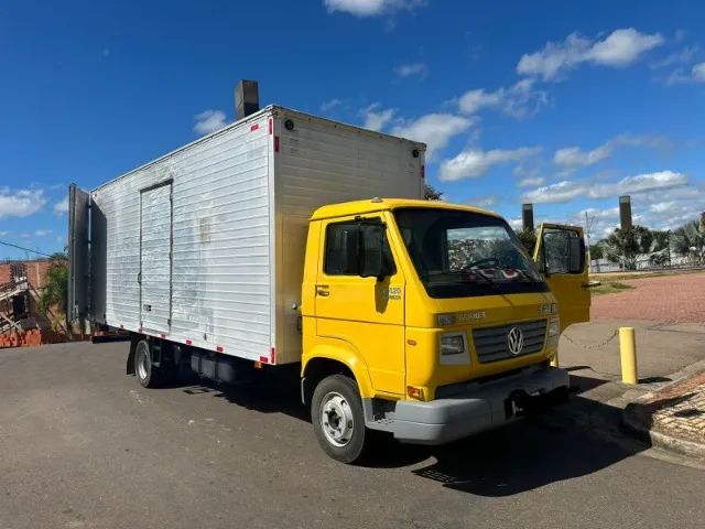 Caminhão Volkswagen 8-120