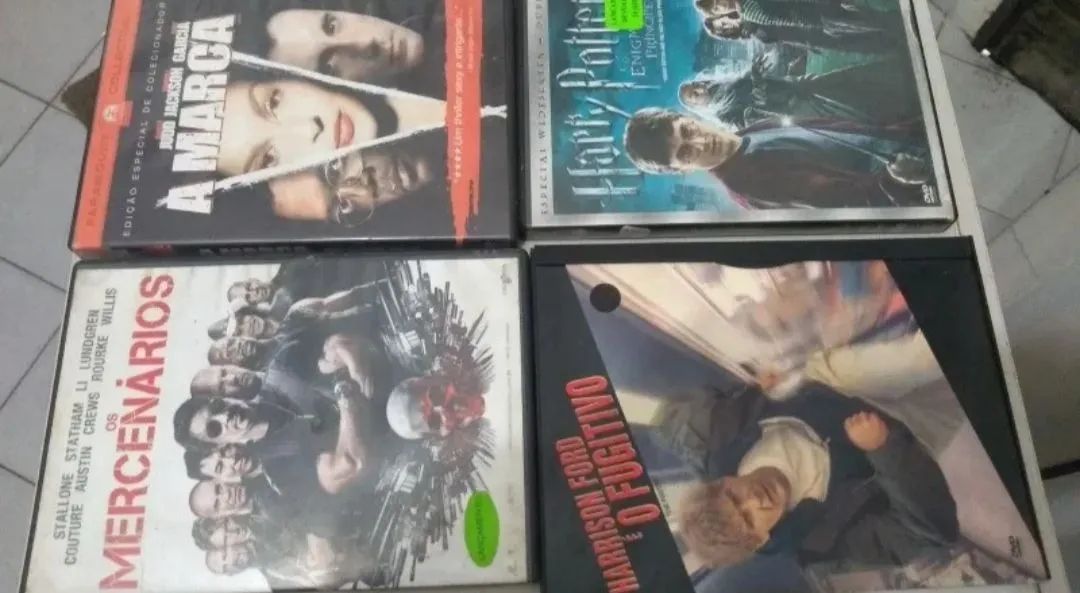 40 Dvds originais.