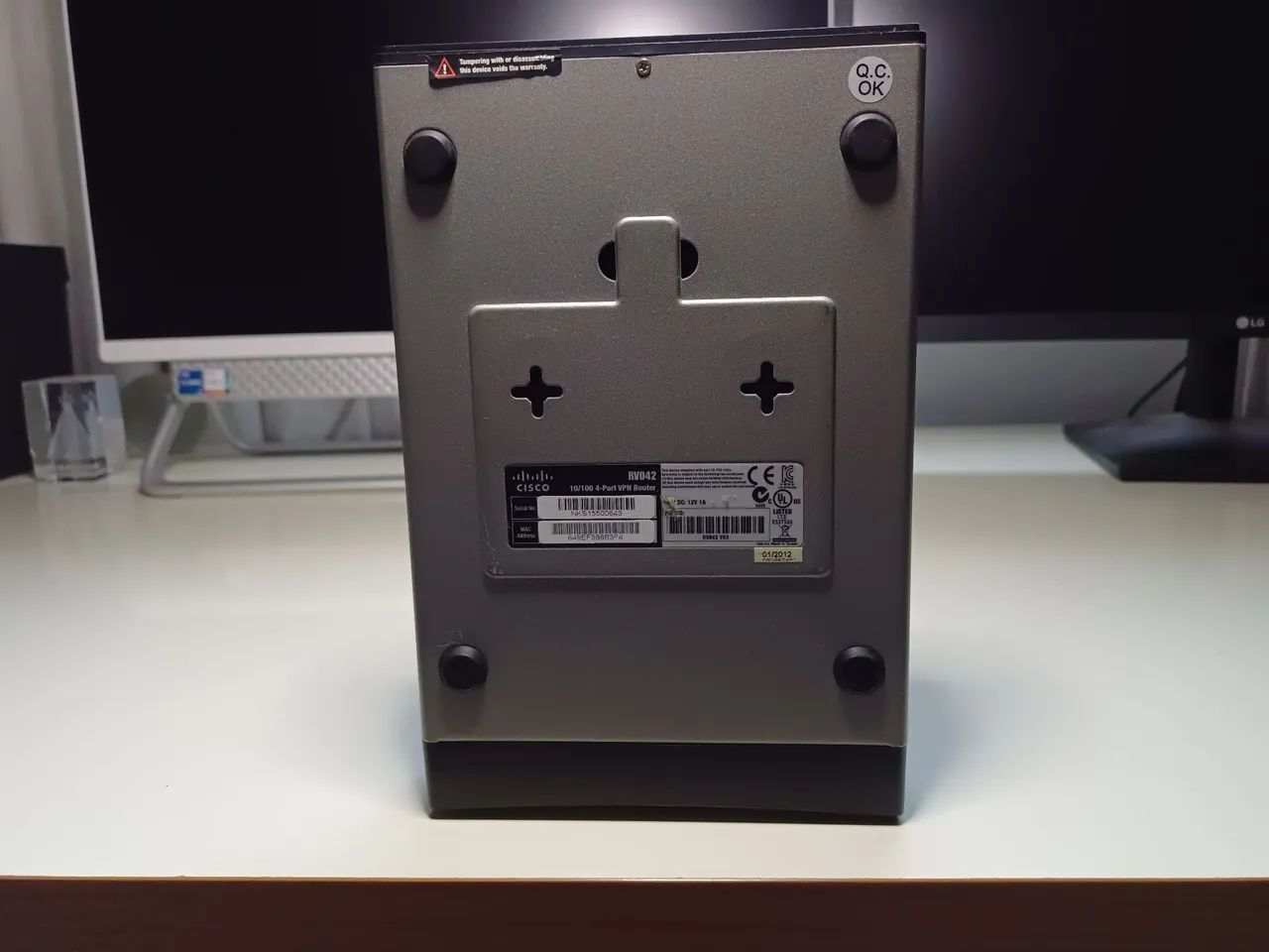 Roteador Cisco RV042- Dual WAN, VPN, Firewall<br> - Foto 4