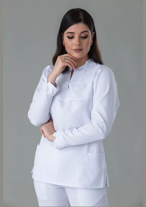 Blusa Scrub Branca bordada - Foto 4