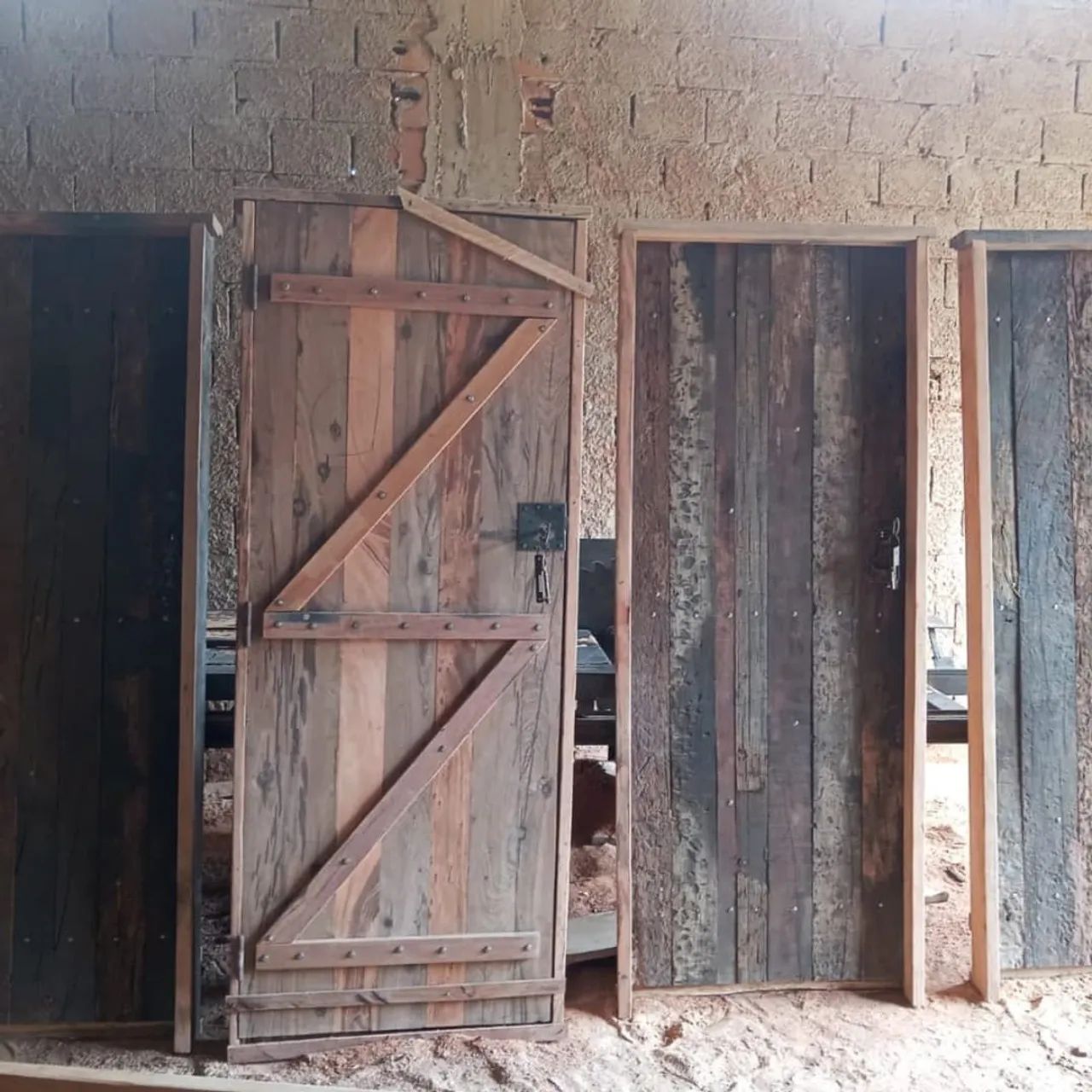 Porta de madeira maciça rústica - Foto 2