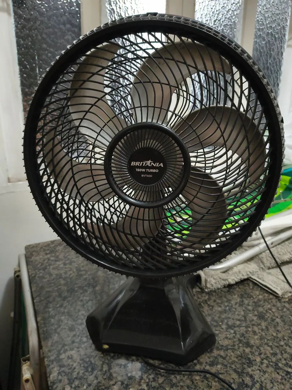 Ventilador de mesa Britânia 150W Turbo
