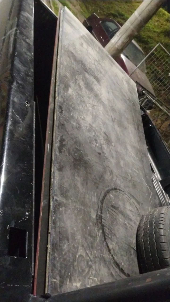 68 placas Madeirite 10mm preto 220x110 $ 2500 - Foto 2