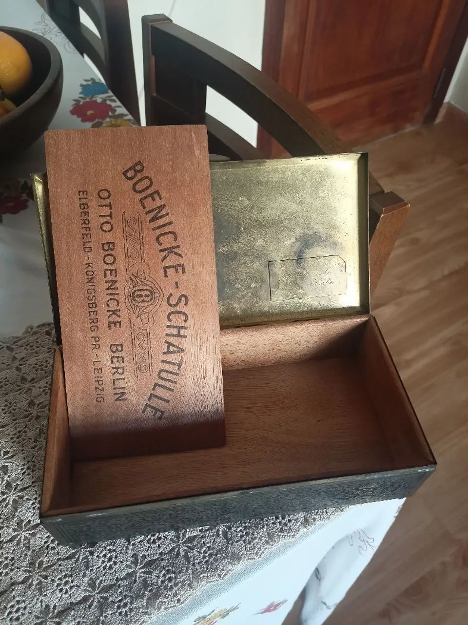 Antiga caixa de metal alemã. - Foto 3