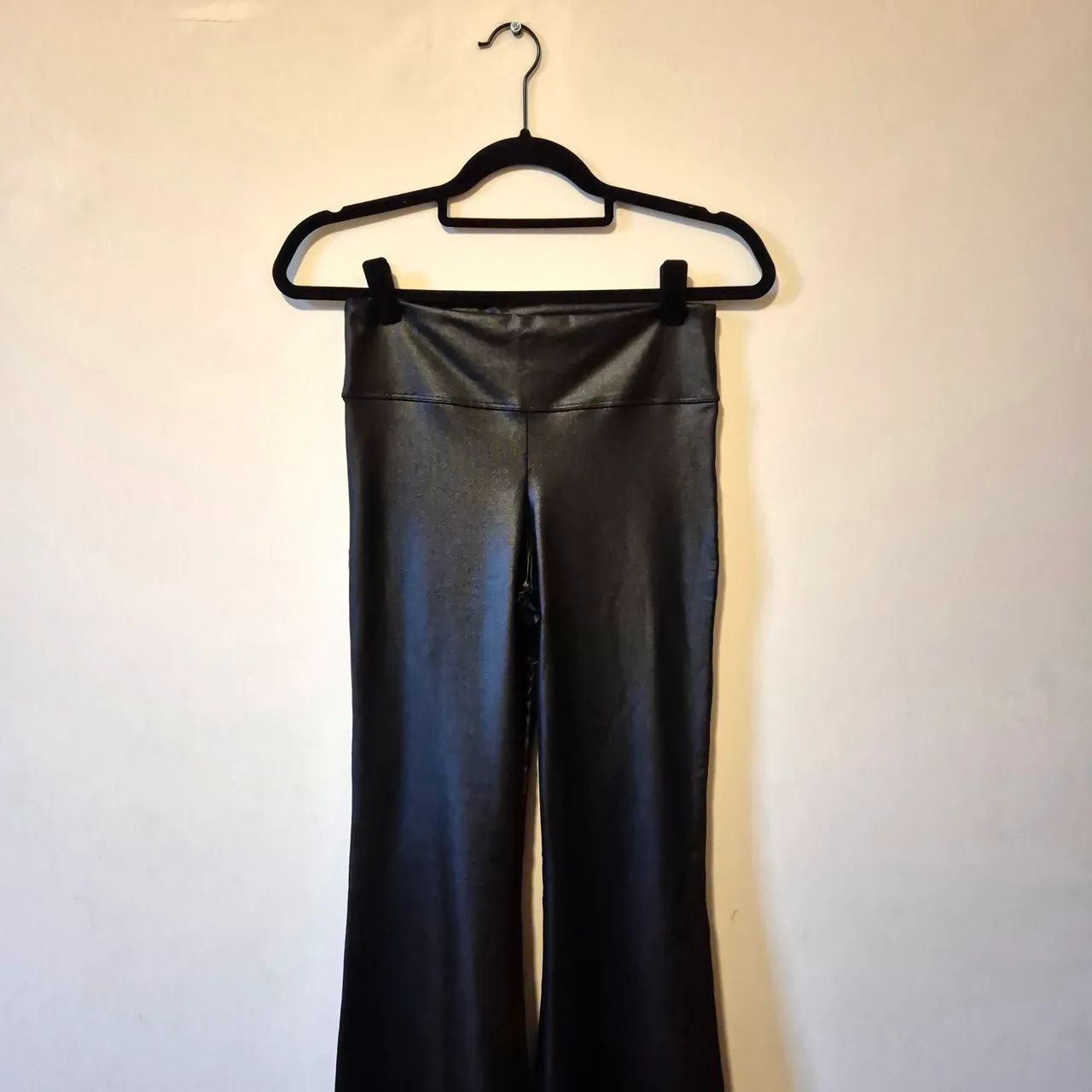 Calça Cirrê Flare Preta - G - Nova!!! - Foto 4