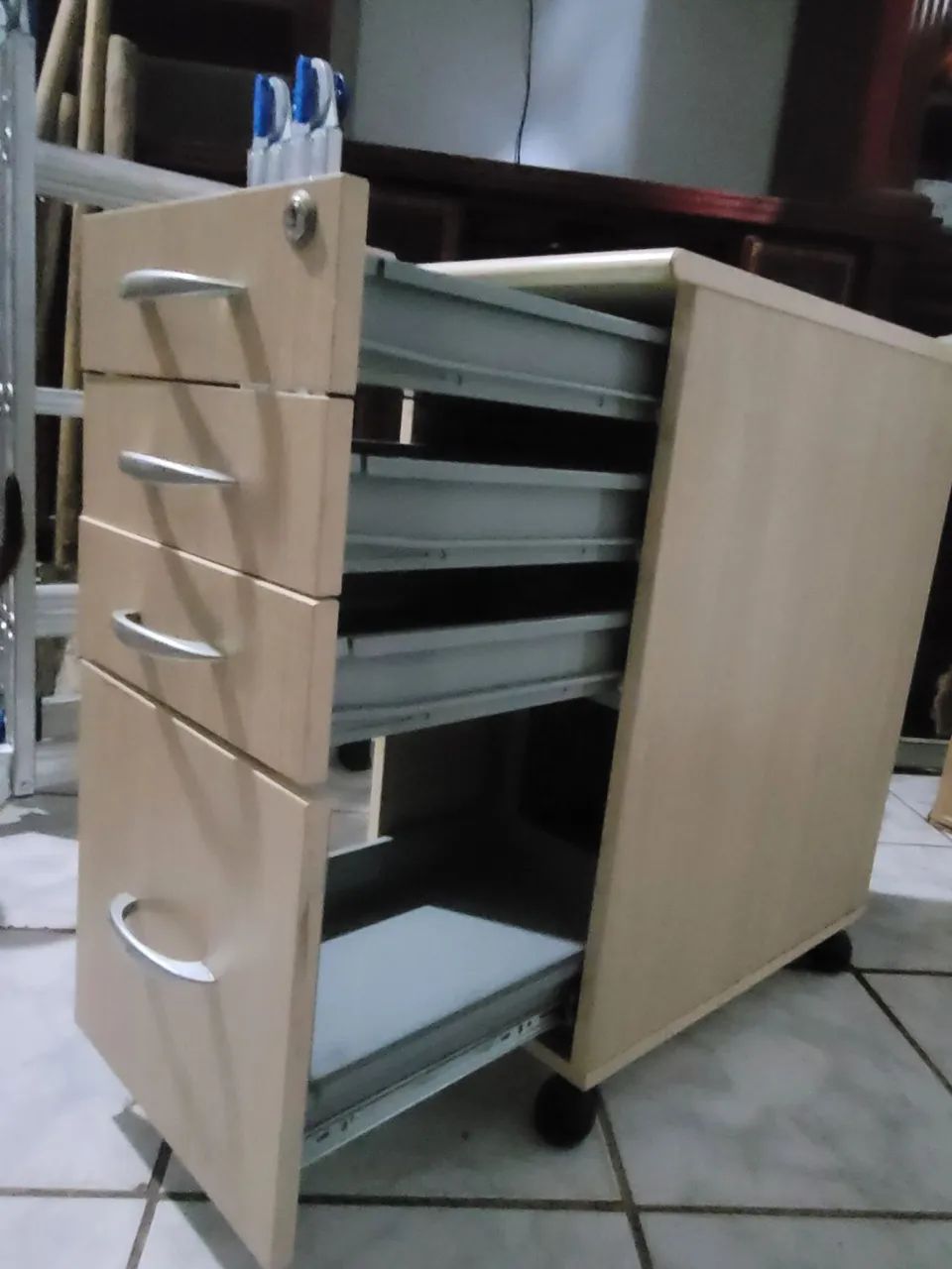 Mesinha auxiliar de escritório 64551928009346123