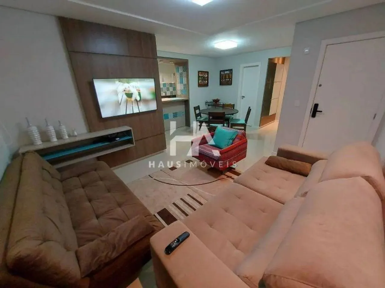Apartamento para Aluguel em Meia Praia com 120m² e 3 dormitórios/quartos disponíveis