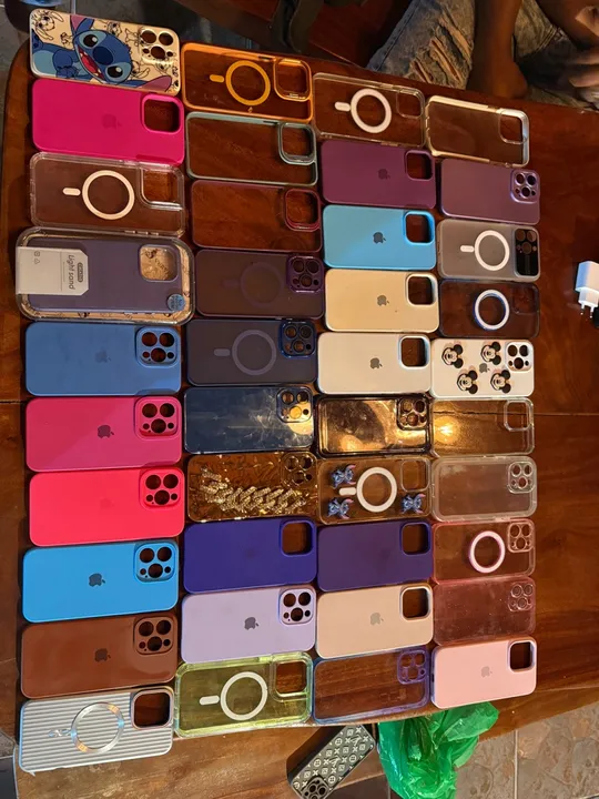 Capas para iPhone 15 Pro Max - Diversos Modelos