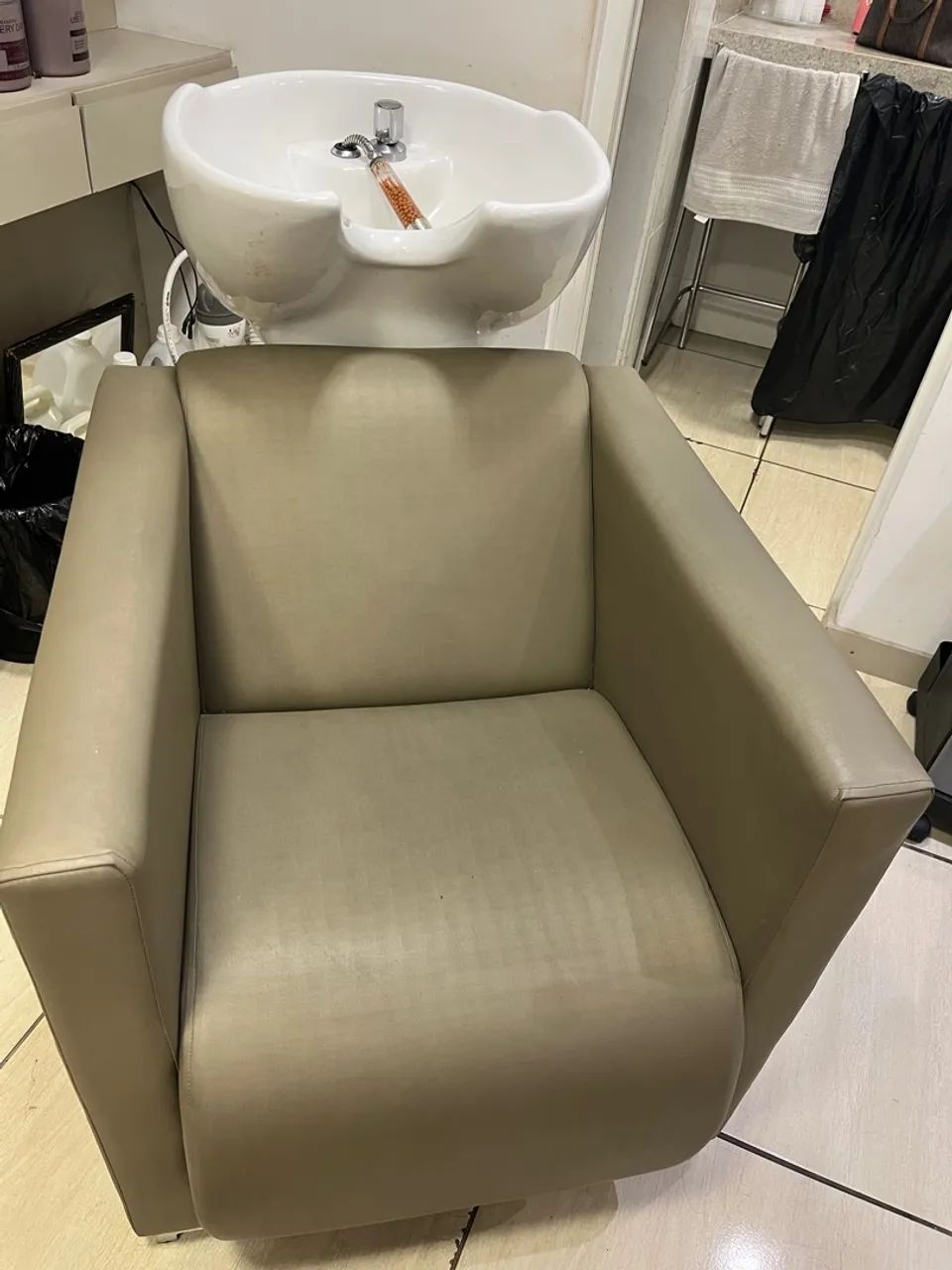 Mobiliário completo para salão de beleza - Foto 3