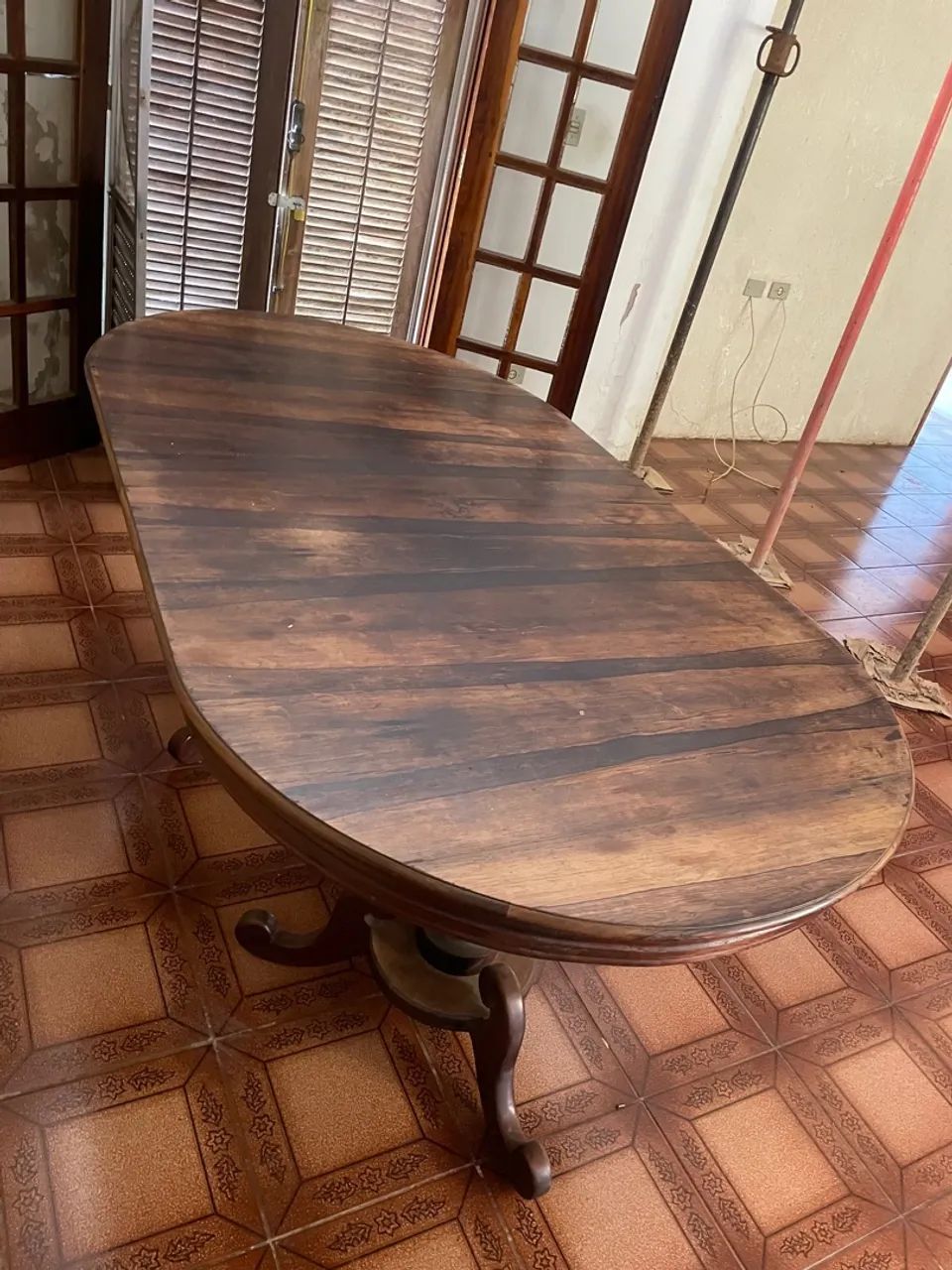 Mesa de Jantar em jacarandá c/ 06 cadeiras em vime 